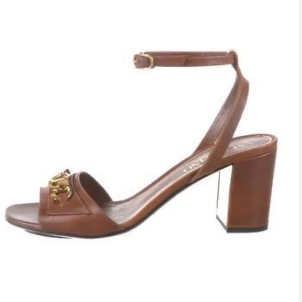 Valentino vlogo sandal. Mid heel. - Picture 3 of 9